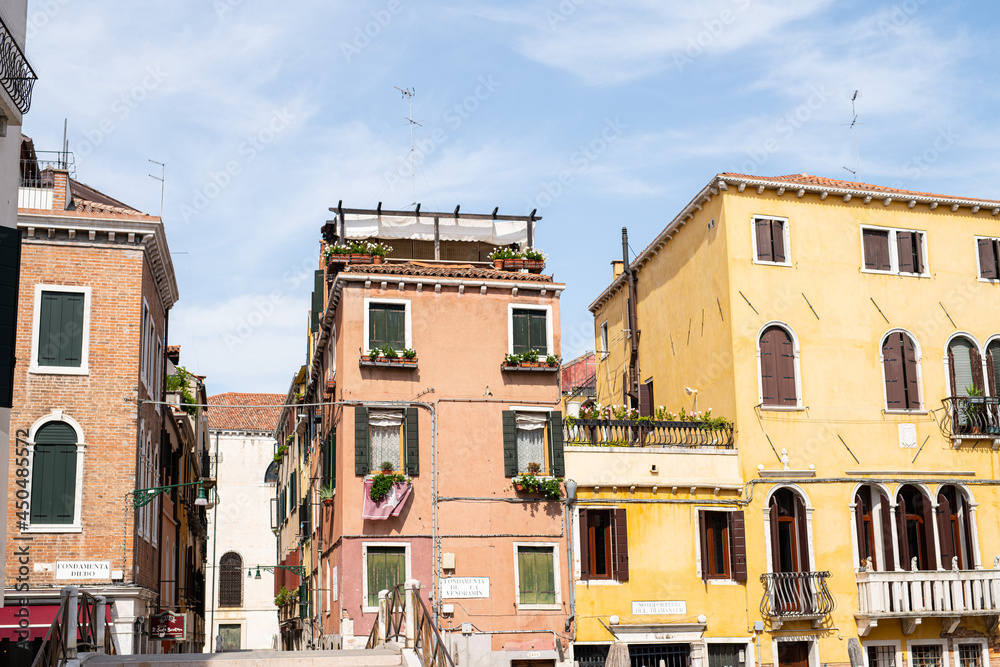 Hausfassaden in Venedig 