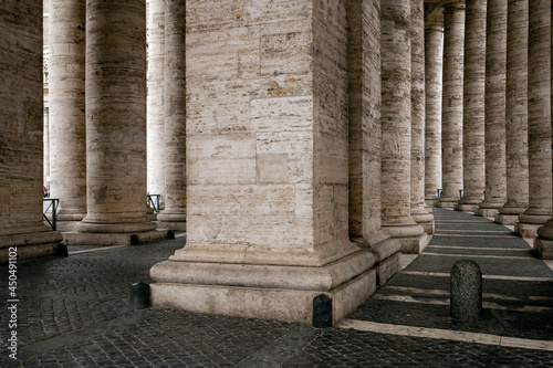 St. Peter's Square colonnades in Rome Fotobehang