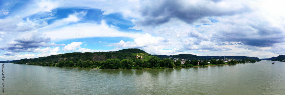 Panorama vom Schloss Arenfels am Rhein