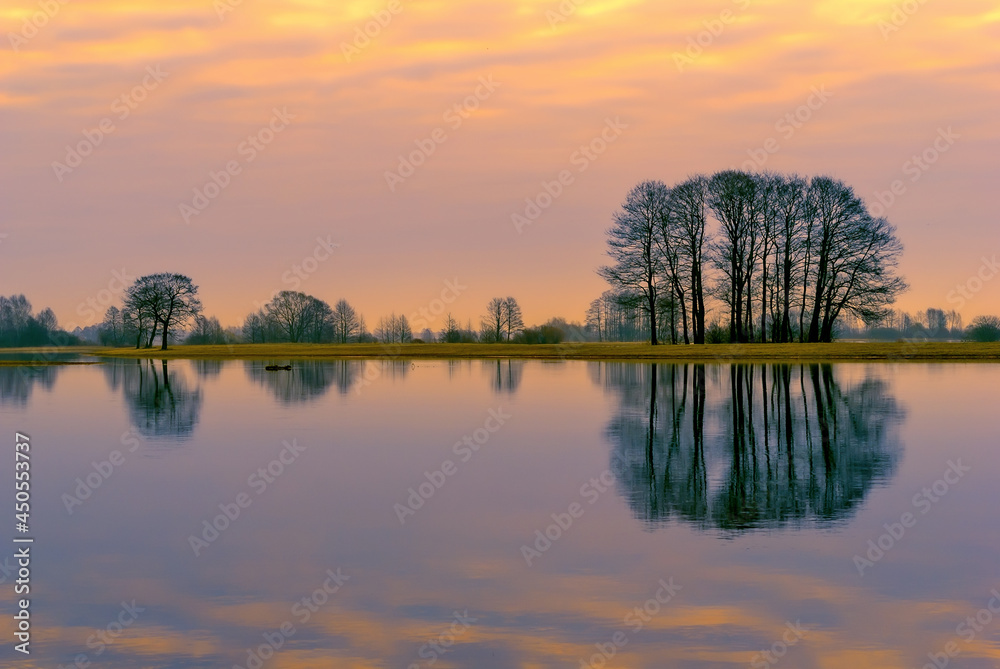 Wiosenne rozlewiska Narwi, Podlasie, Polska