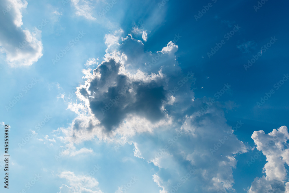 dramatisch himmel wolken gegenlicht erleuchtung sonnenstrahlen dramatisch himmel wolken gegenlicht erleuchtung sonnenstrahlen