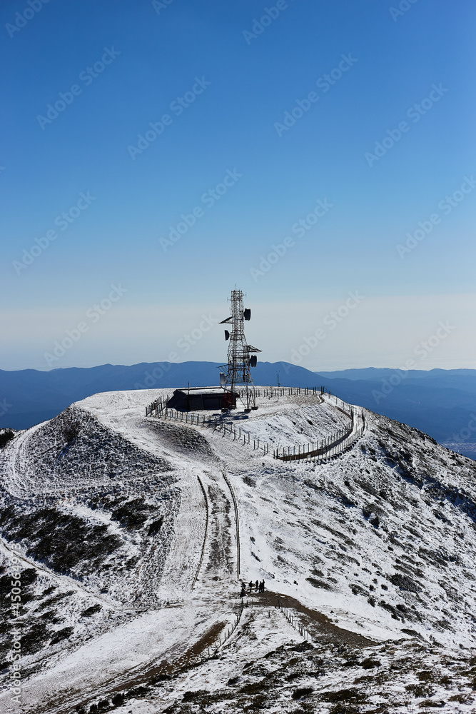 Obraz premium snowy mountain top montseny in barcelona