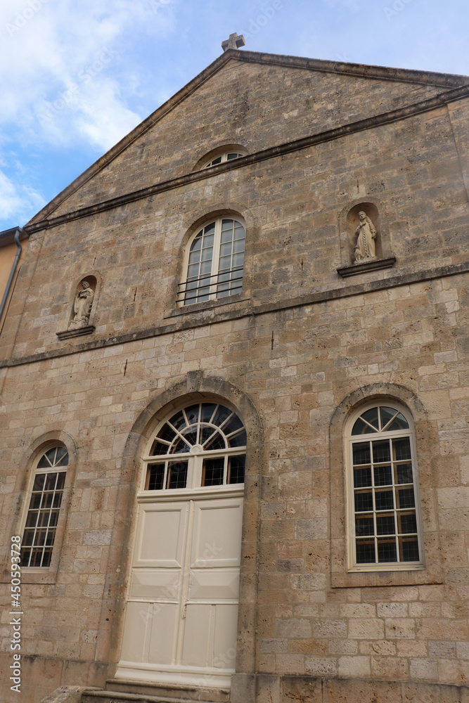 Bourgogne - Côte-d'Or - Flavigny sur Ozerain - Façade de l'Eglise Saint-Egil et Sainte Reine