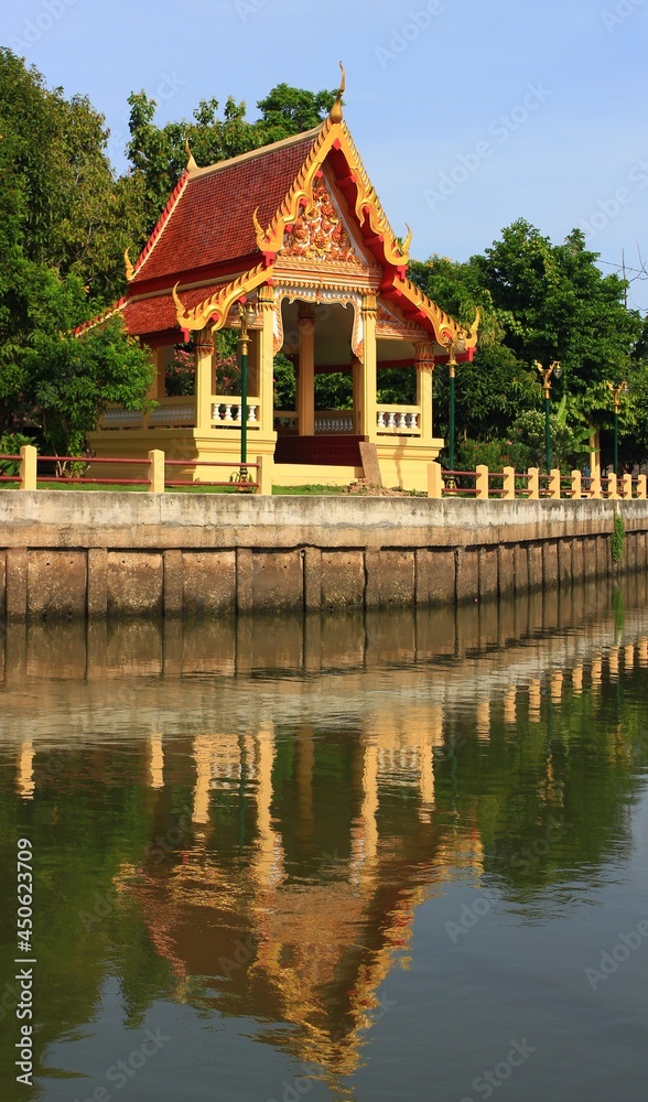 Fototapeta premium pavilion in the park