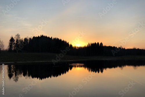 Fototapeta Naklejka Na Ścianę i Meble -  sunrise over the river