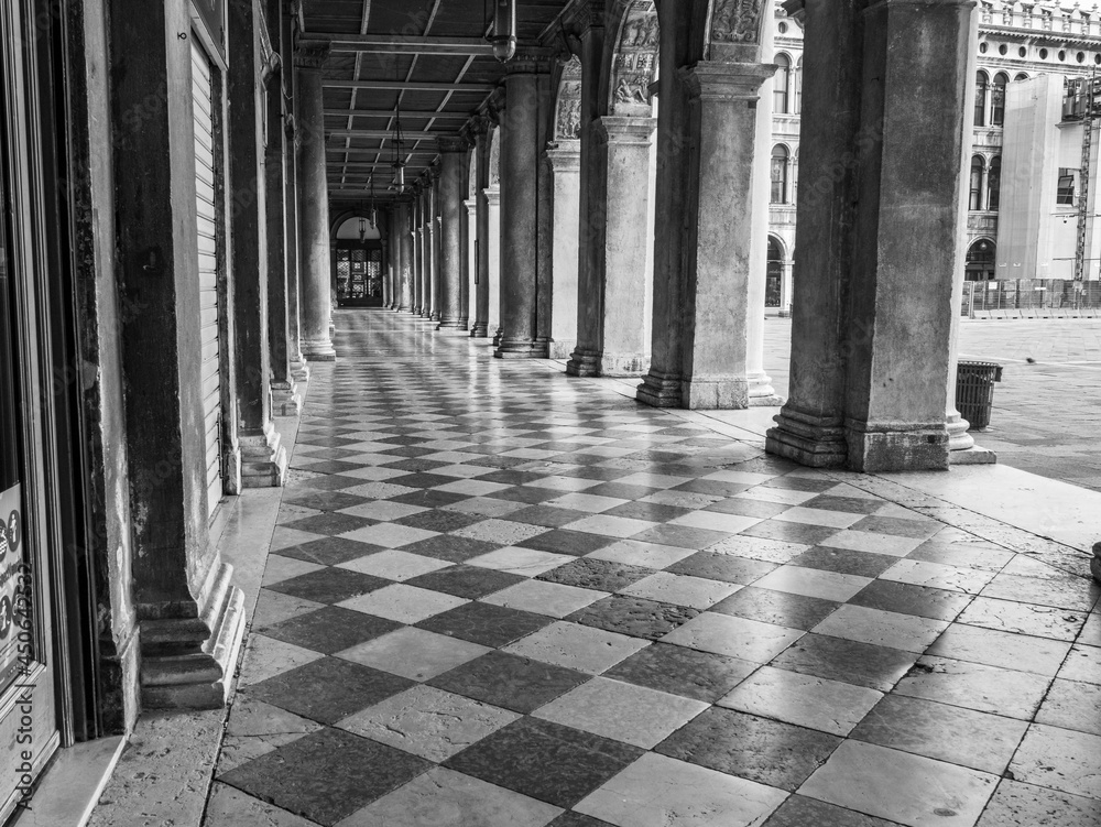 columns and patterns in an old city