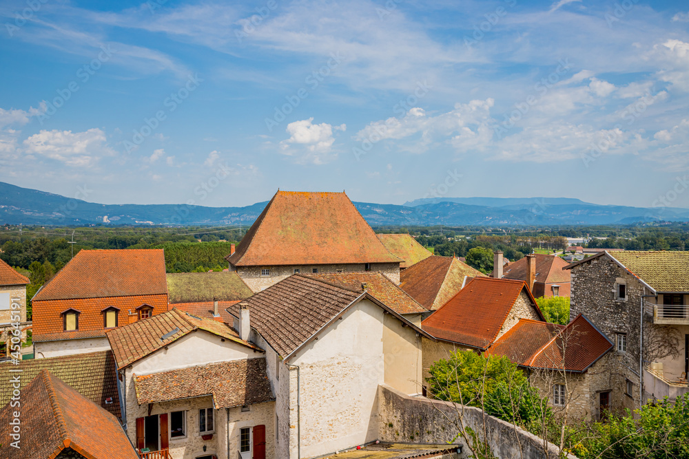 Vue sur le village de Morestel Vue sur le village de Morestel