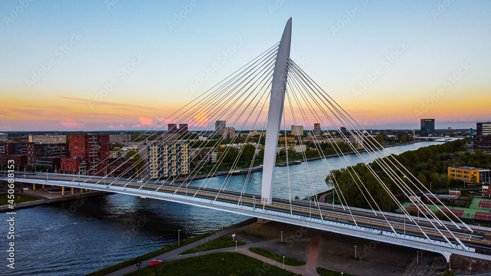Obraz premium bridge at sunset