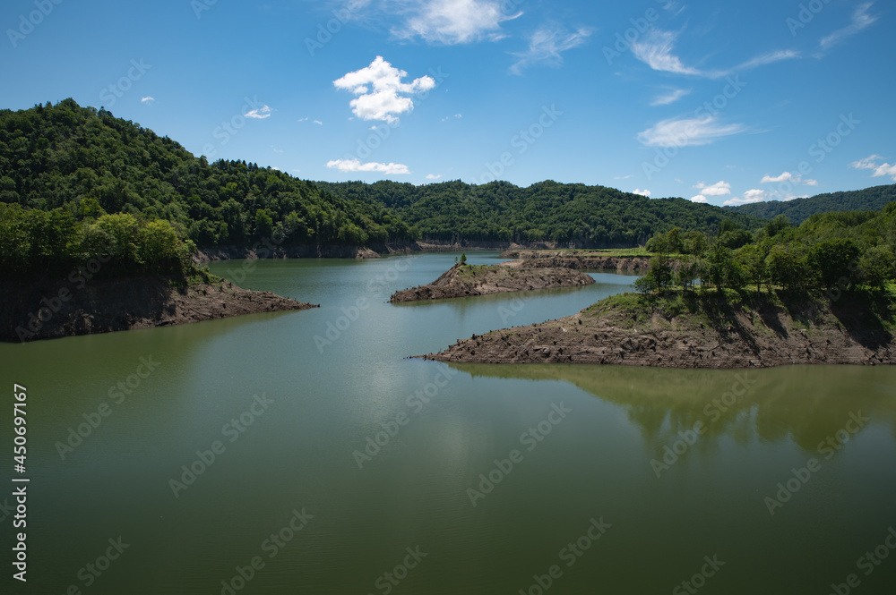 Fototapeta premium 夏のシューパロ湖