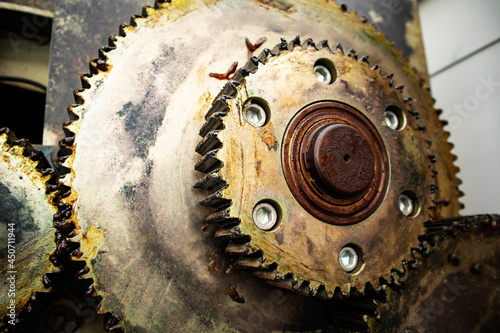 Fotografi maintenance gondola and check limit switch at pinion and rack , lubricate grease