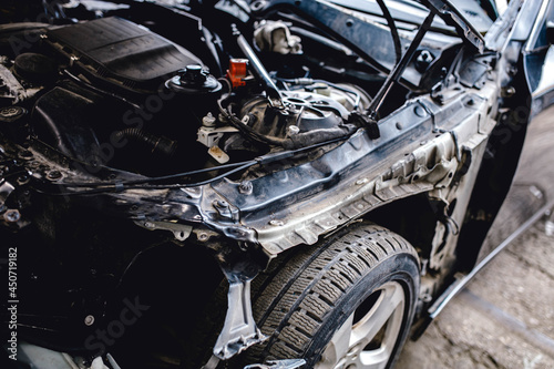 restoration of the car body after an accident, damaged wing spar.