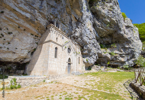Tableau sur toile Cima del Redentore (Latina, Italy) - The panoramic peak with religious statue in the Aurunci mountains, over Formia city and Tirreno sea, beside Petrella summit and San Michele Arcangelo hermitage