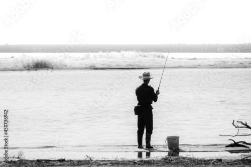 孤独な釣り人