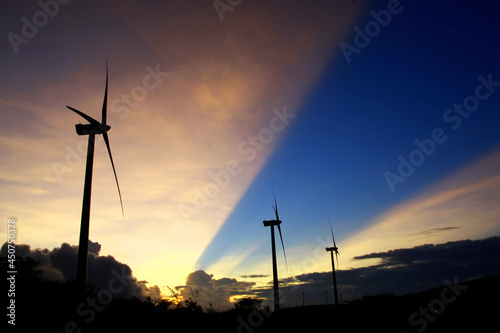 Torres Geológicas producen energía Honduras.  