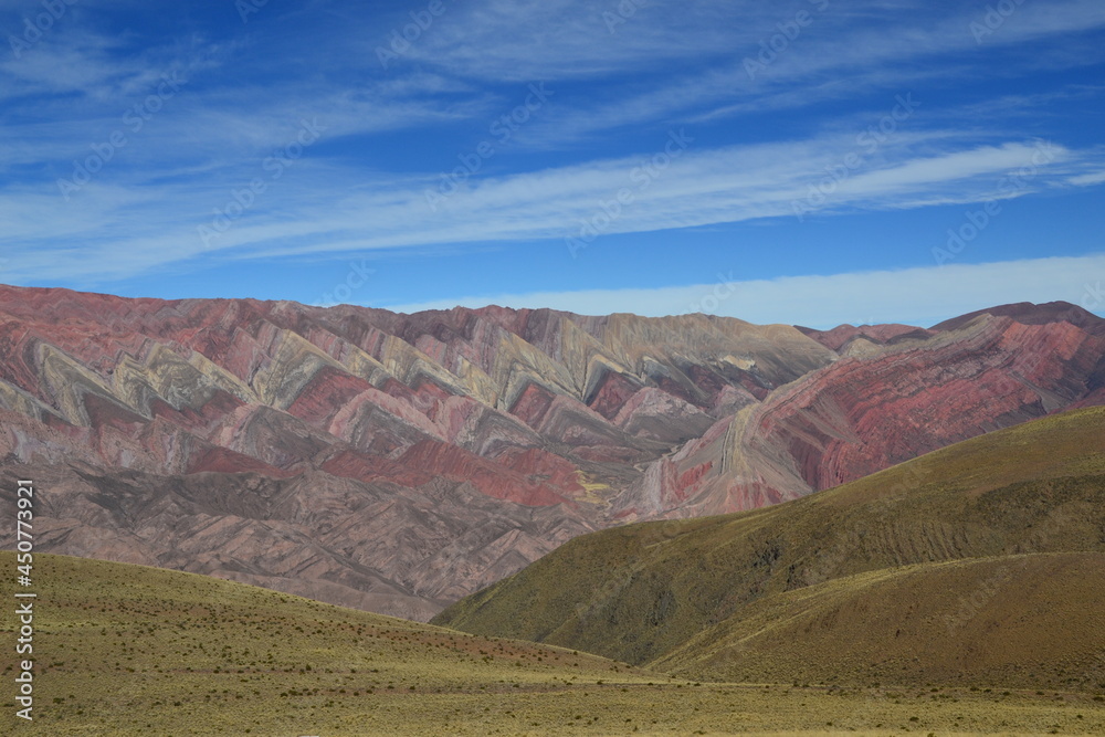 Jujuy, lugar donde el color del cielo resalta las montañas
