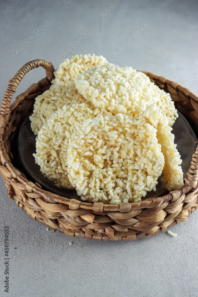 Krupuk rengginang is Indonesian crackers made from glutinous rice. Krupuk rengginang is Indonesian crackers made from glutinous rice.