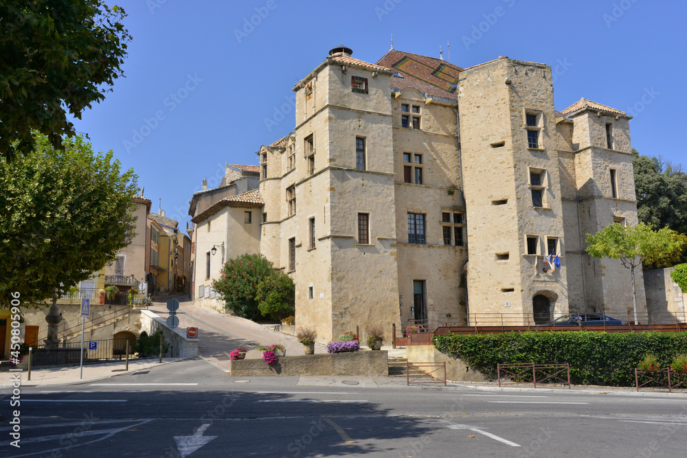 Château médiéval de Château-Arnoux-Saint-Auban (04160), département des Alpes-de-Haute-Provence en région Provence-Alpes-Côte-d'Azur, France