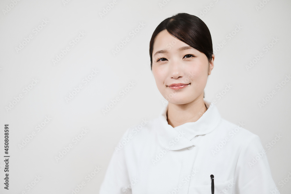 白衣の女性 白衣の女性