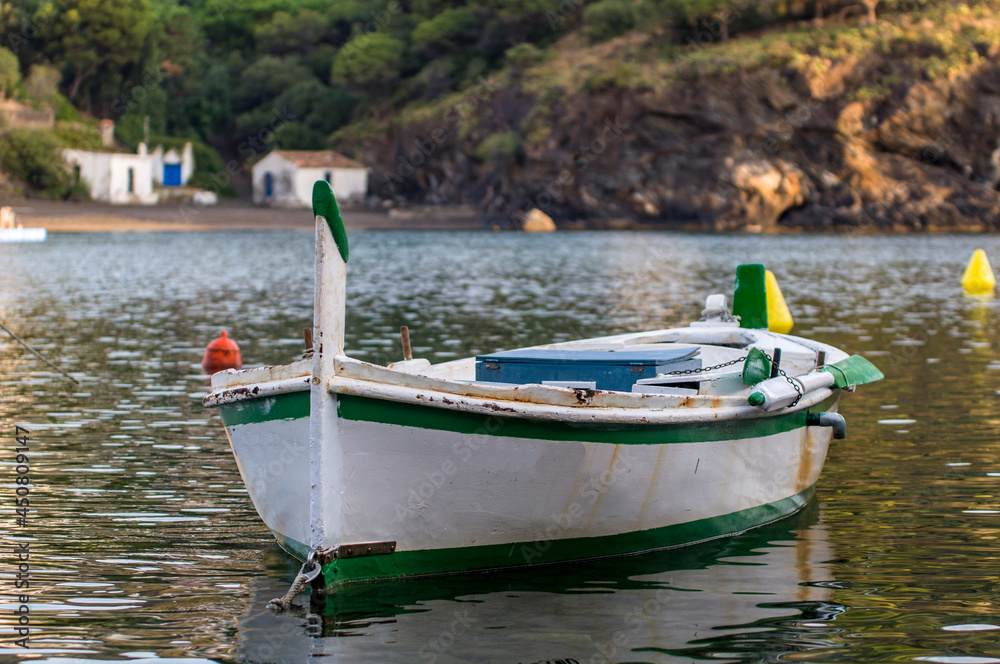 Mar Mediterráneo, Portbou, Girona, Gerona, Cataluña, Catalunya, España, Spain. Verano, Mar, Puerto. Mar Mediterráneo, Portbou, Girona, Gerona, Cataluña, Catalunya, España, Spain. Verano, Mar, Puerto.