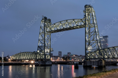 Former railway bridge De Hef in Rotterdam © Rick