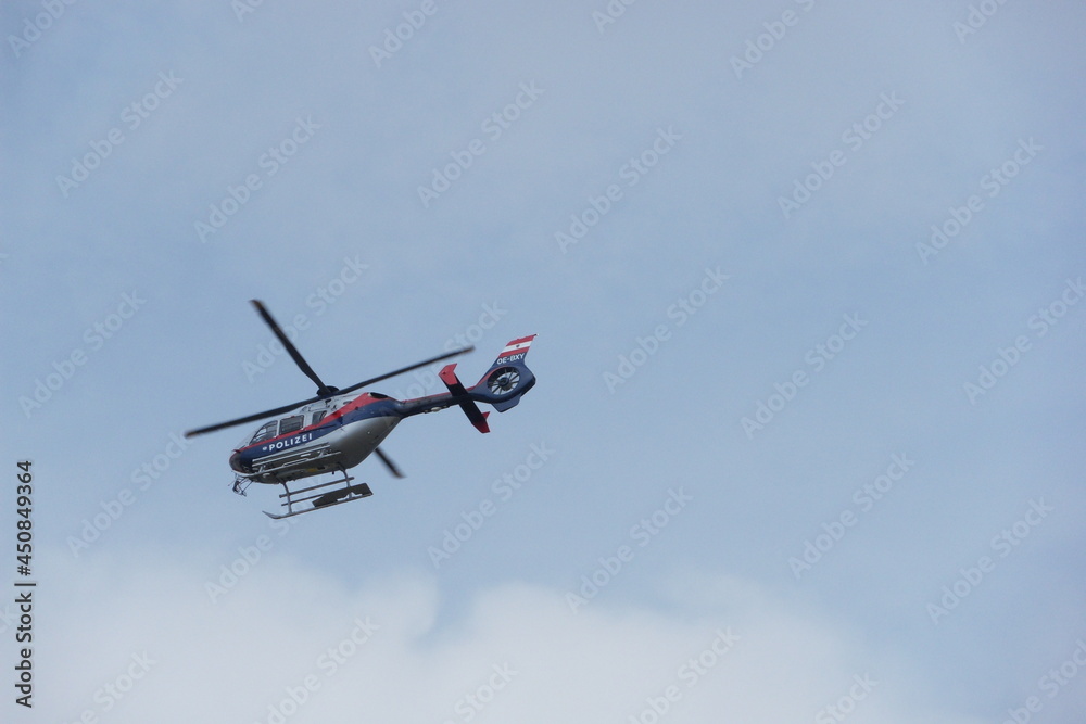 Polizeihubschrauber bei Überwachungsflug, Wien, Österreich, 27.06.2009 Polizeihubschrauber bei Überwachungsflug, Wien, Österreich, 27.06.2009