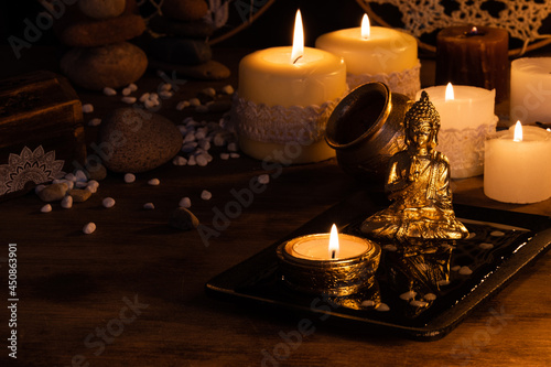 image with aromatic candles to meditate in harmony