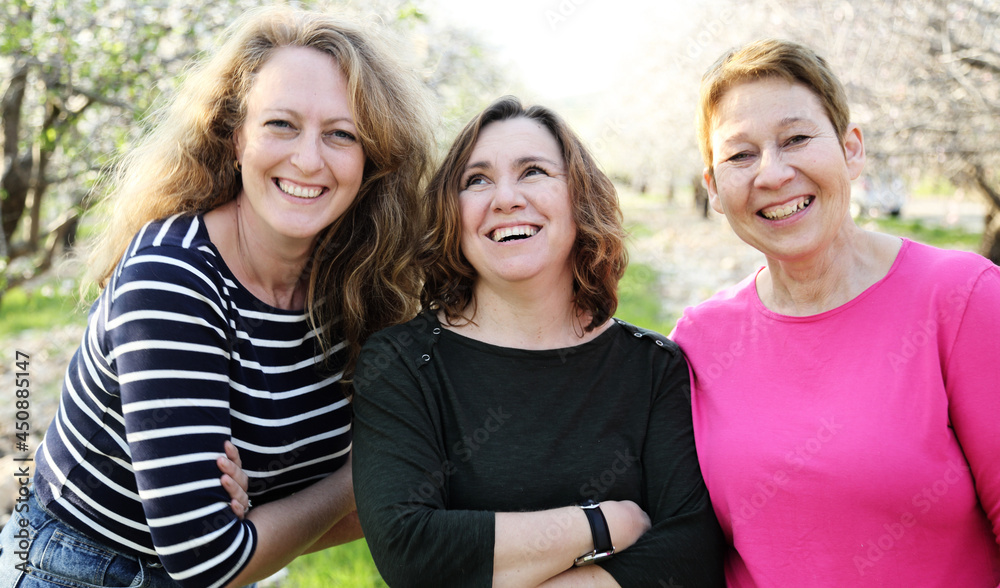 Obraz premium Group of mature female friends outdoors