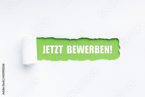 torn paper : jetzt bewerben! photo