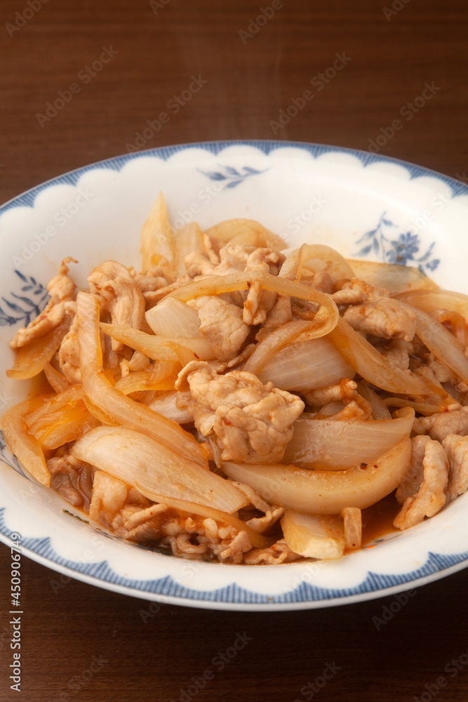 豚肉と玉ねぎの生姜炒め 豚肉と玉ねぎの生姜炒め
