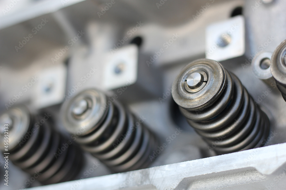 New Eight Cylinder Engine Head With Valve Springs For Vintage Automobile New Eight Cylinder Engine Head With Valve Springs For Vintage Automobile