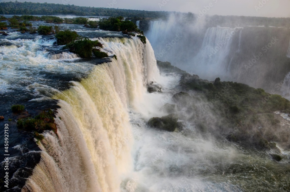 Fototapeta premium Cataratas do Iguaçu, Foz do Iguaçu, Paraná, Brasil.