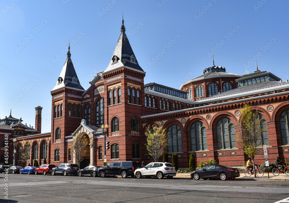 Fototapeta premium Washington, DC, USA - April 4, 2021: Smithsonian Castle Viewed from the National Mall