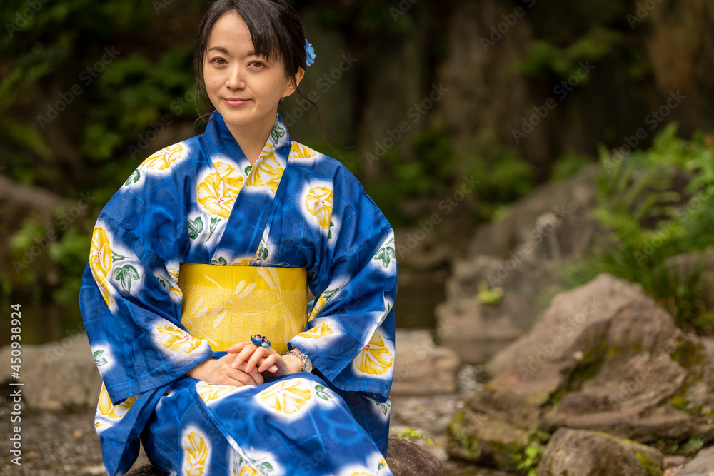 女性の浴衣姿 女性の浴衣姿