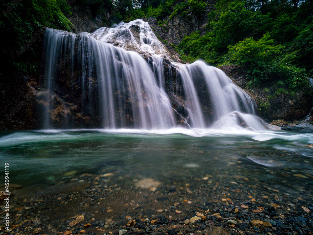 Obraz premium 夏の姥ヶ滝の美しい風景