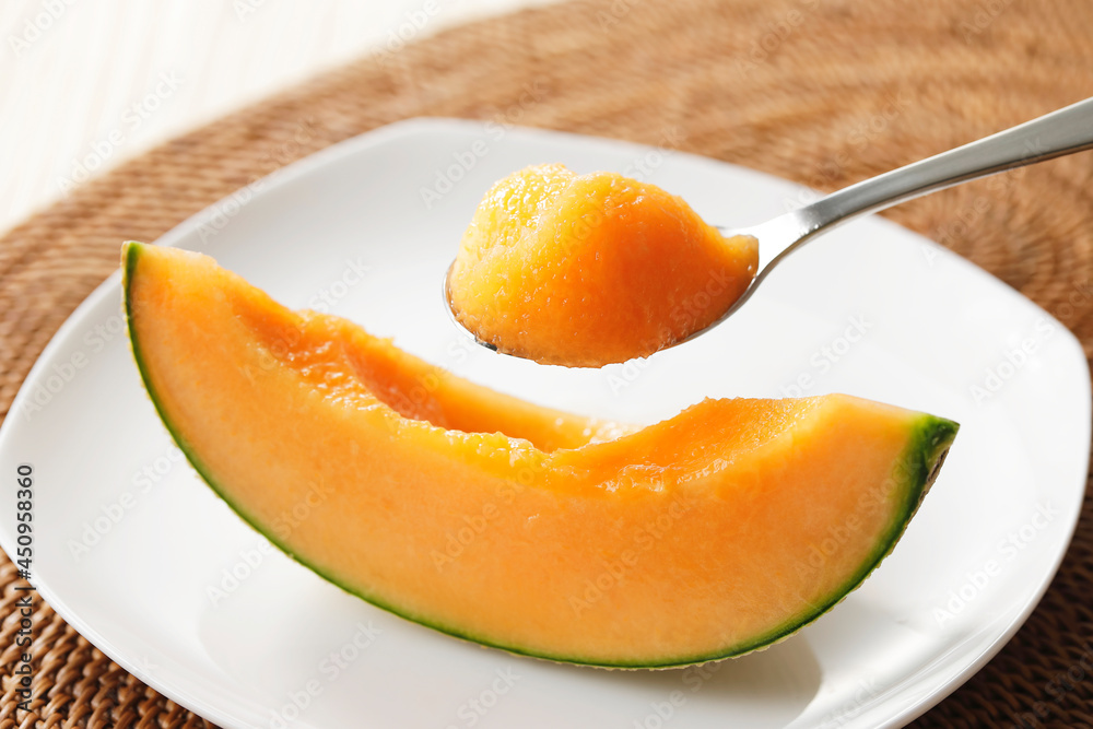 北海道産の赤肉メロン Cantaloupe melon from Hokkaido, japan