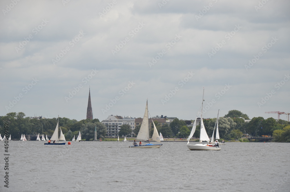 Fototapeta premium sailing and rowing on Alster