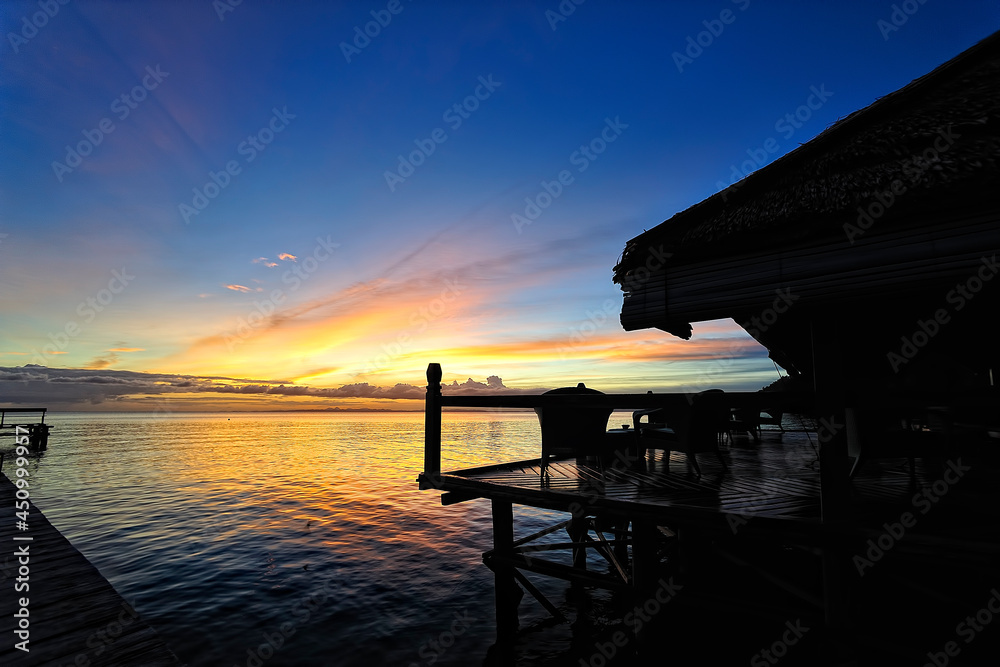 Fotografie A beautiful sunset on the sea