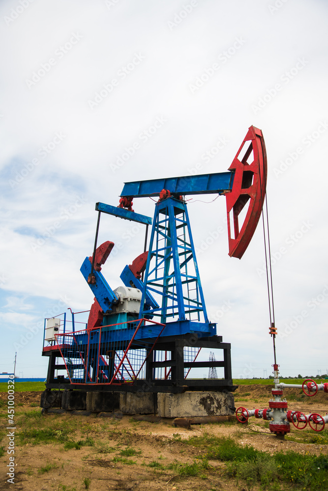 Equipment for the oil industry. Oil pumps, pressure gauges, valves and valves Equipment for the oil industry. Oil pumps, pressure gauges, valves and valves