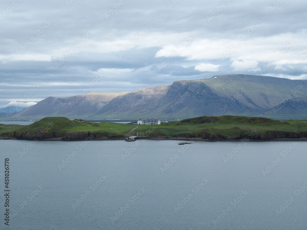 Overwhelming nature on the edge of the Icelandic capital Reykjavik, on the right the residence of the President of the Republic Natur am Rand von Reykjavik, rechts die Residenz des Staatspräsidenten Overwhelming nature on the edge of the Icelandic capital Reykjavik, on the right the residence of the President of the Republic Natur am Rand von Reykjavik, rechts die Residenz des Staatspräsidenten