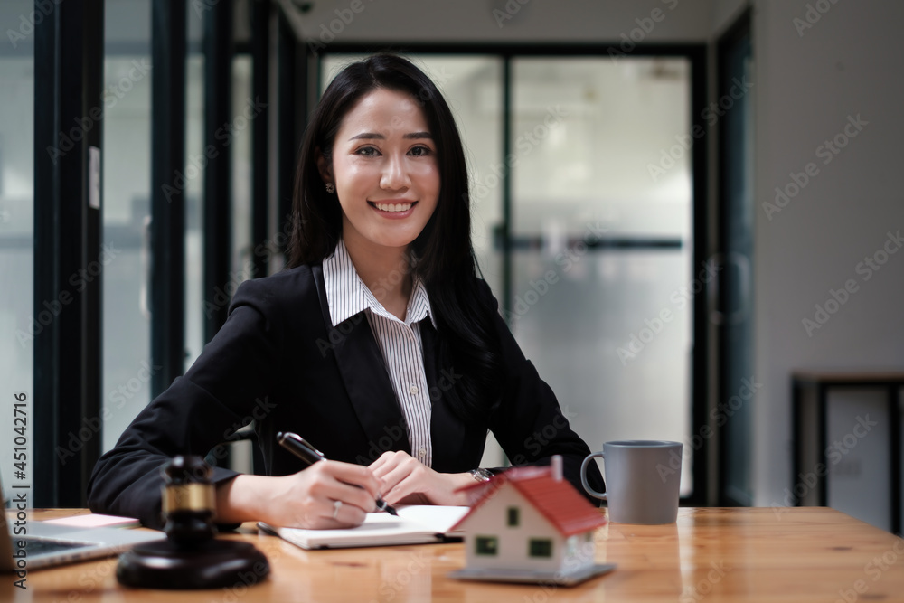 Φωτογραφία Business woman or legal advisor sitting wooden desk in office
