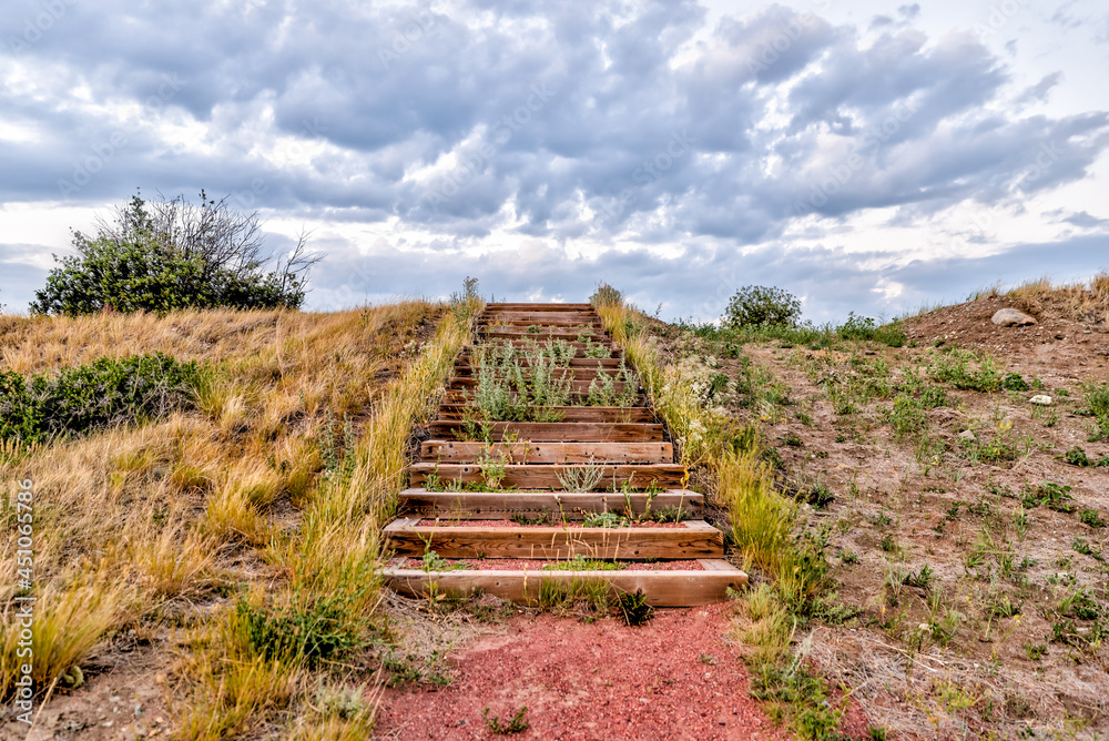 Hiking trails and pathways in the Old Man River valley in Lethbridge