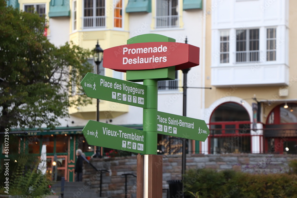 Obraz premium Signage in Mont Tremblant
