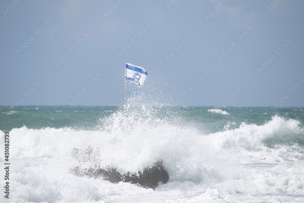 Naklejka premium kite surfing in the sea