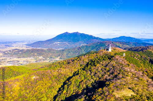 宝篋山の山頂と筑波山 茨城県 