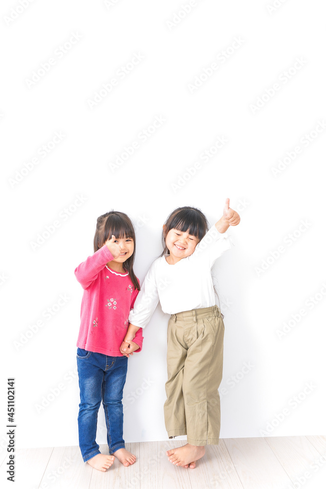 仲良しの女の子 仲良しの女の子