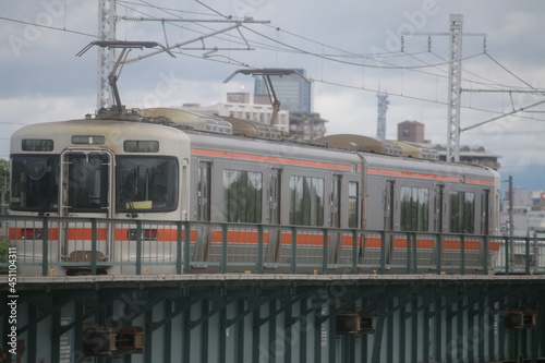 JR東海関西本線の通勤電車