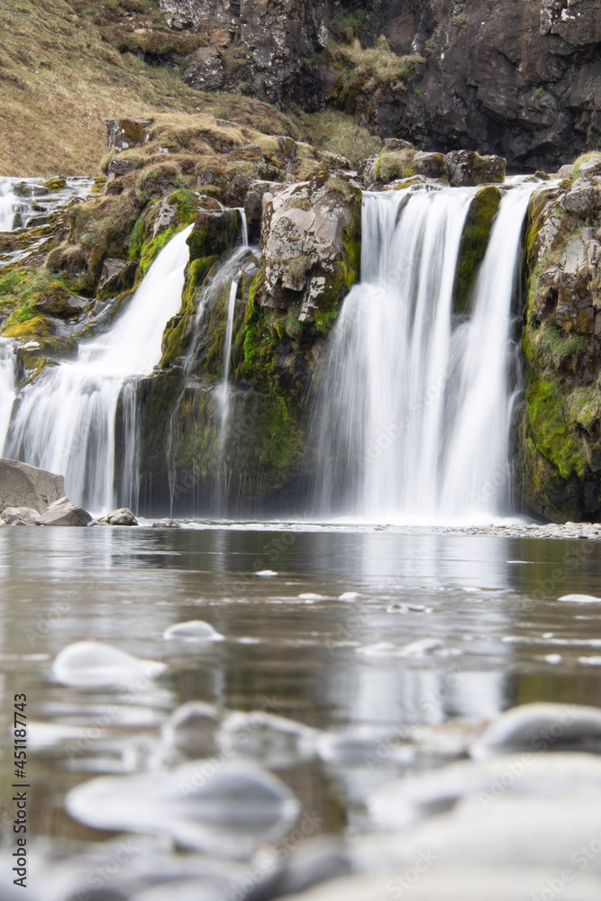 Obraz premium waterfall in the forest