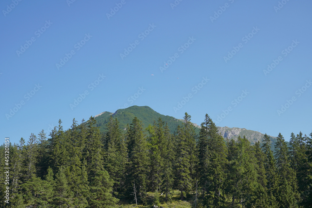 Obraz premium Radtour am Achensee: MTB-Runde um den Unnütz