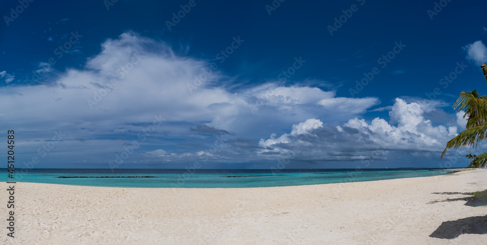 Fototapeta premium Untouched lonely tropical beach in Maldives Crossroads. July 2021. View from the water