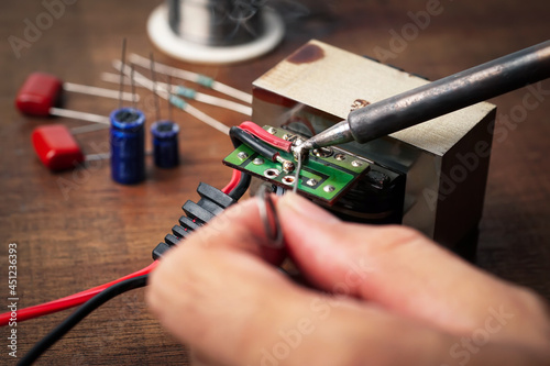 Repair of electronic devices, circuit board, transformer, tin soldering parts.